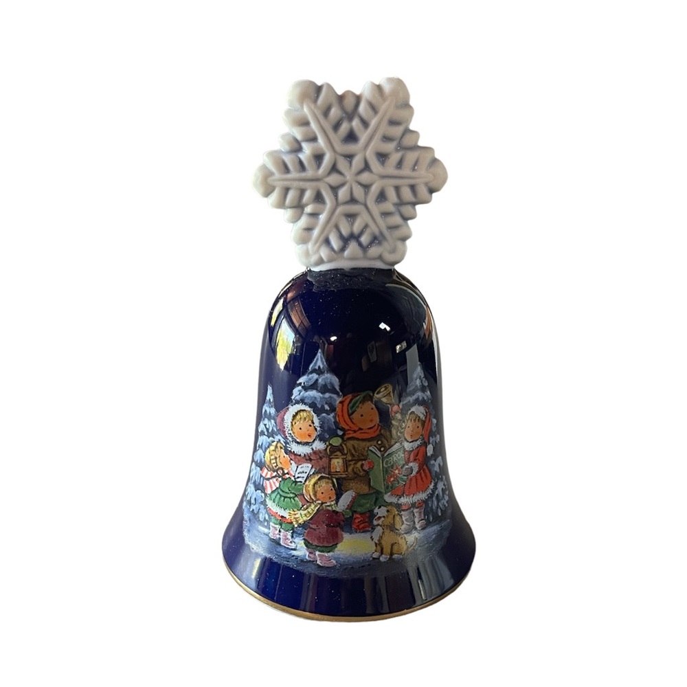 Vintage 1987 Avon Porcelain bell with box